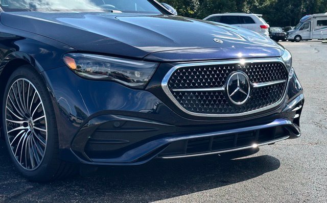 New 2027 Mercedes-Benz E 450 4MATIC Sedan image 2