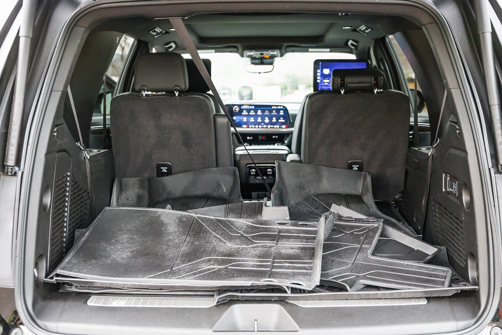 Used 2025 Chevrolet Tahoe High Country image 28