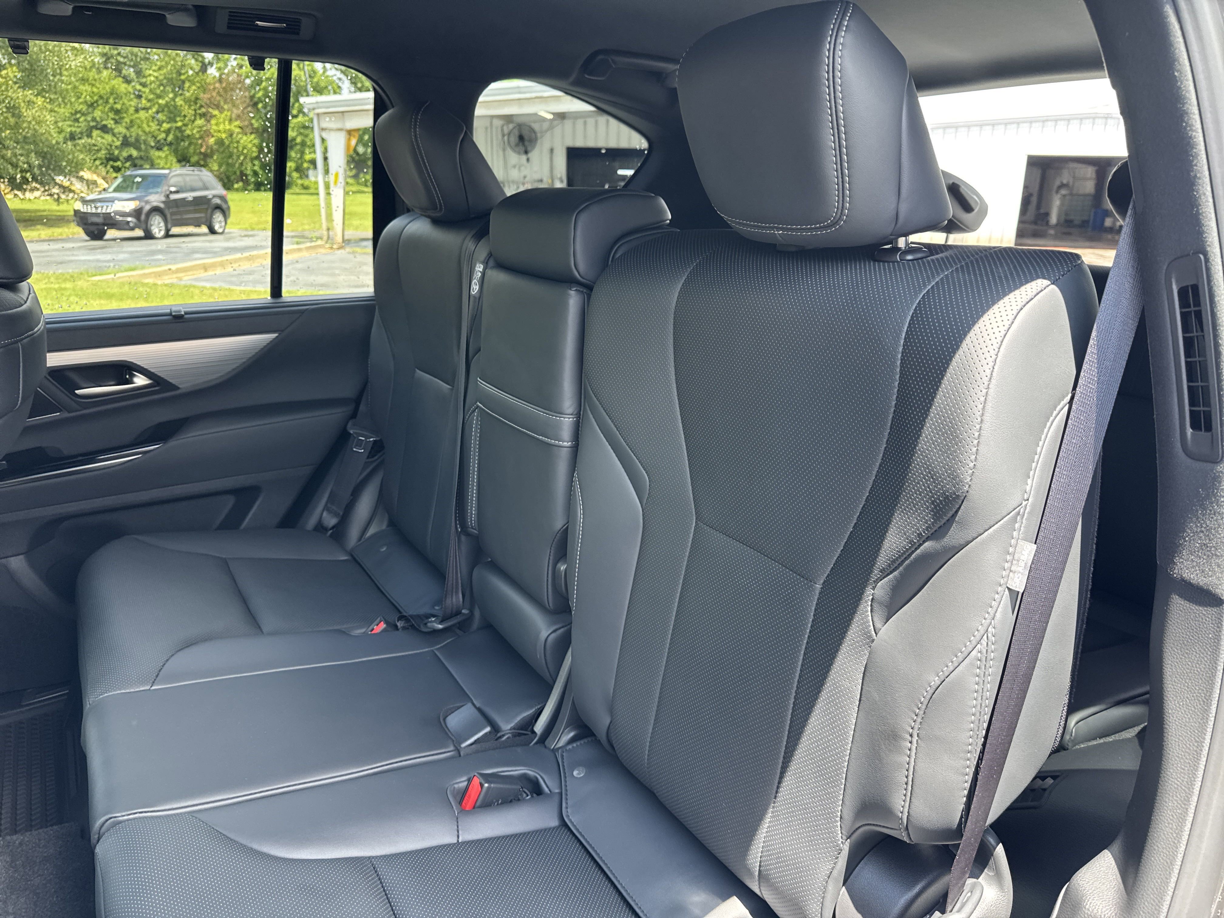 Used 2025 Lexus LX 700h F Sport image 26