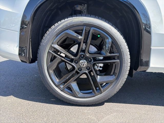 New 2026 Volkswagen Tiguan SE R-Line image 9