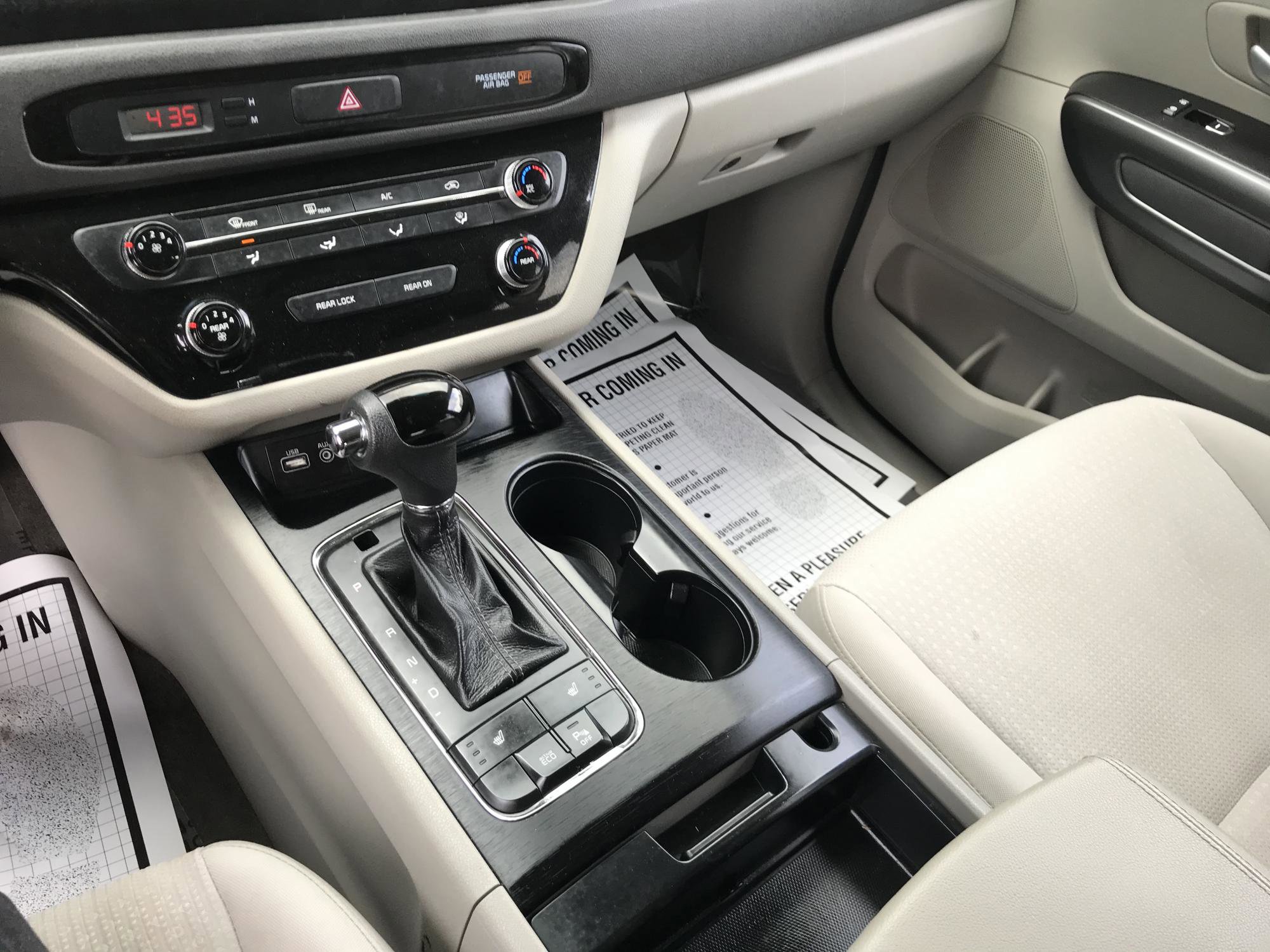Used 2016 Kia Sedona LX w/ LX Convenience Package FWD image 14