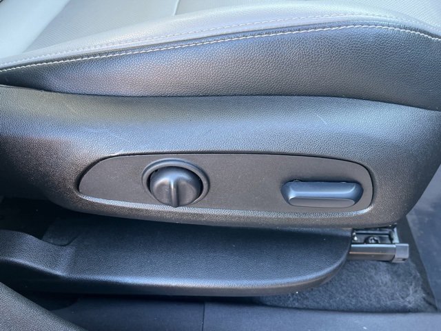 Used 2024 GMC Terrain SLT image 57