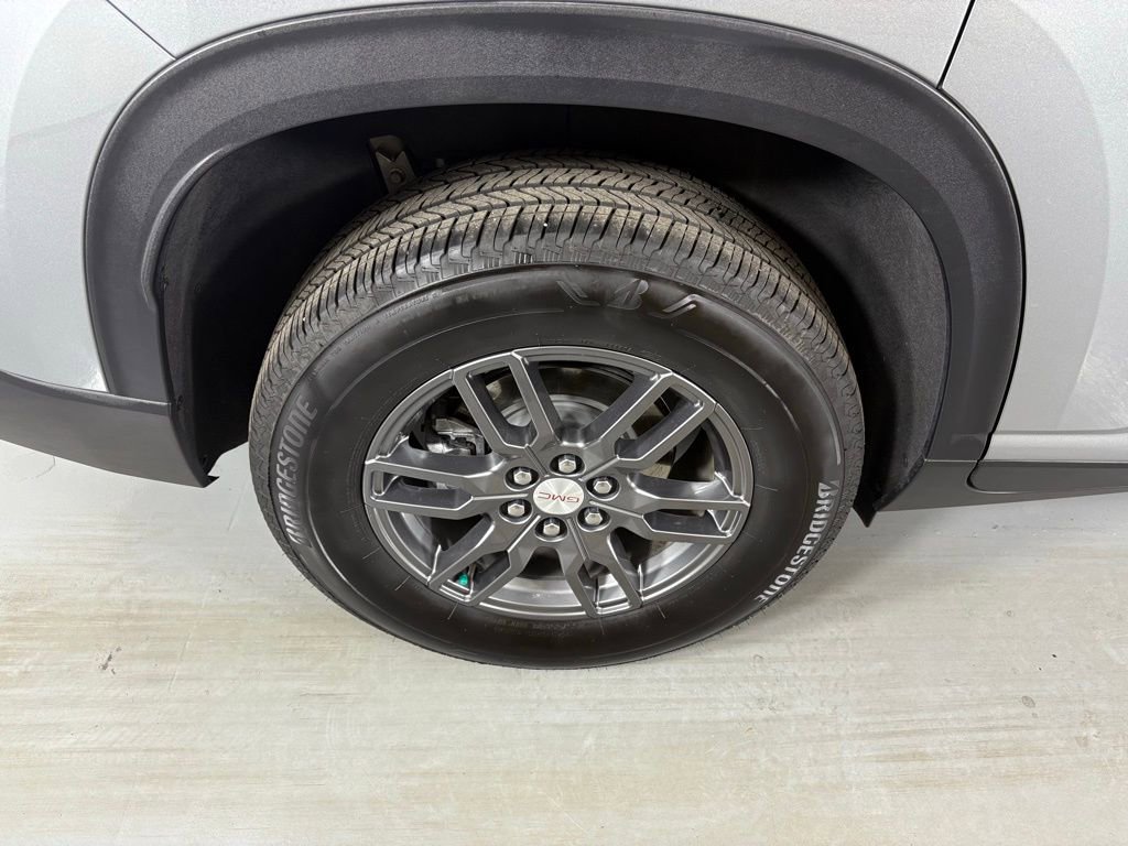 Used 2025 GMC Acadia Elevation image 10