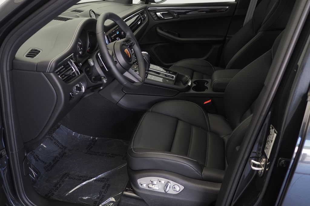 New 2026 Porsche Macan AWD/4WD image 12