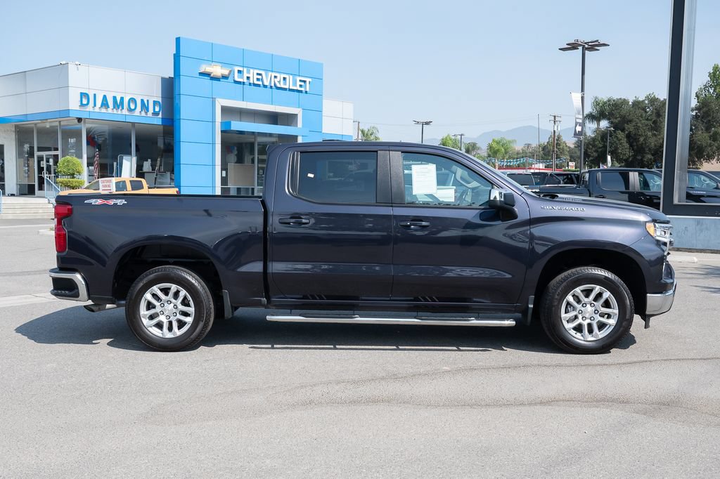 Used 2024 Chevrolet Silverado 1500 LT AWD/4WD image 3