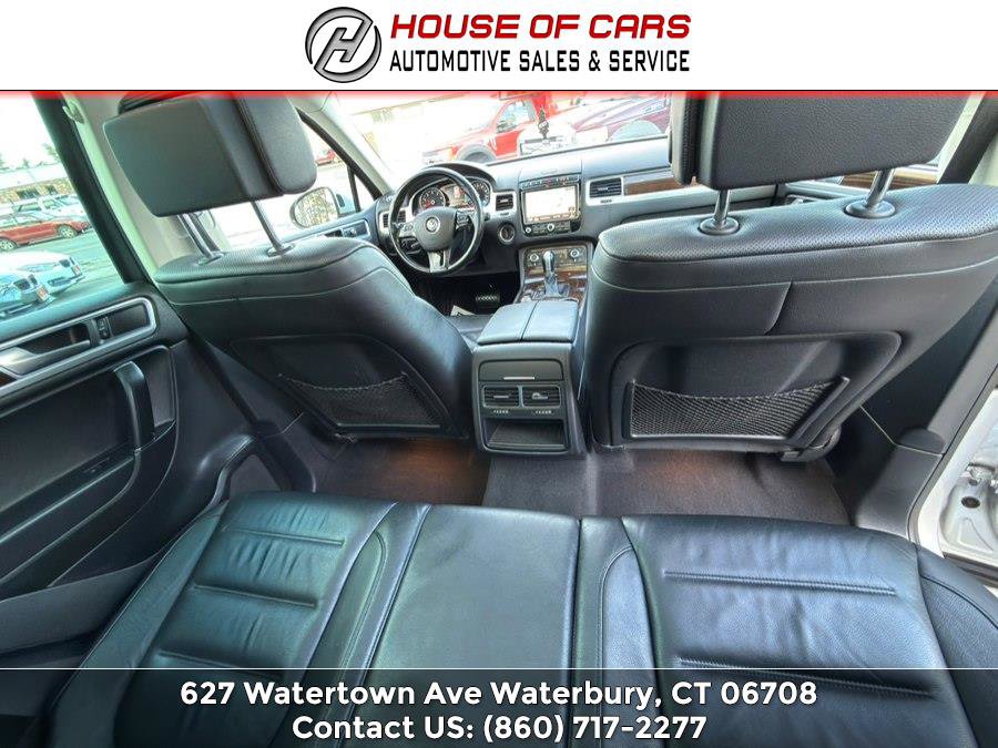 Used 2016 Volkswagen Touareg Sport AWD/4WD image 38