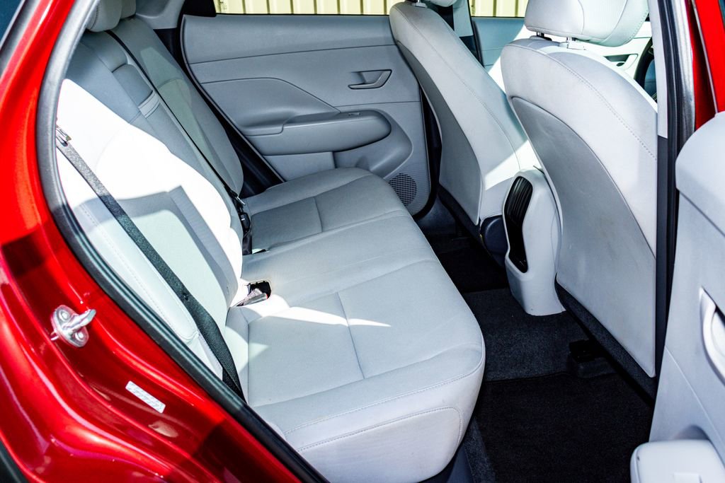 Used 2024 Hyundai Kona SE image 25