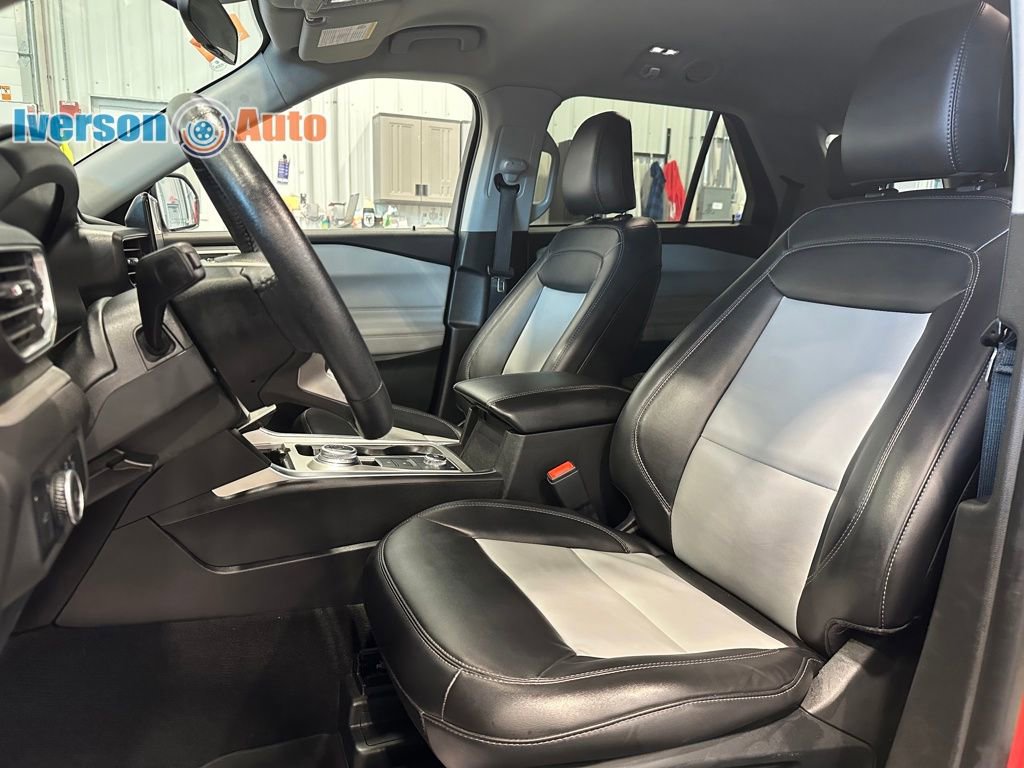 Used 2023 Ford Explorer XLT w/ Equipment Group 202A image 15