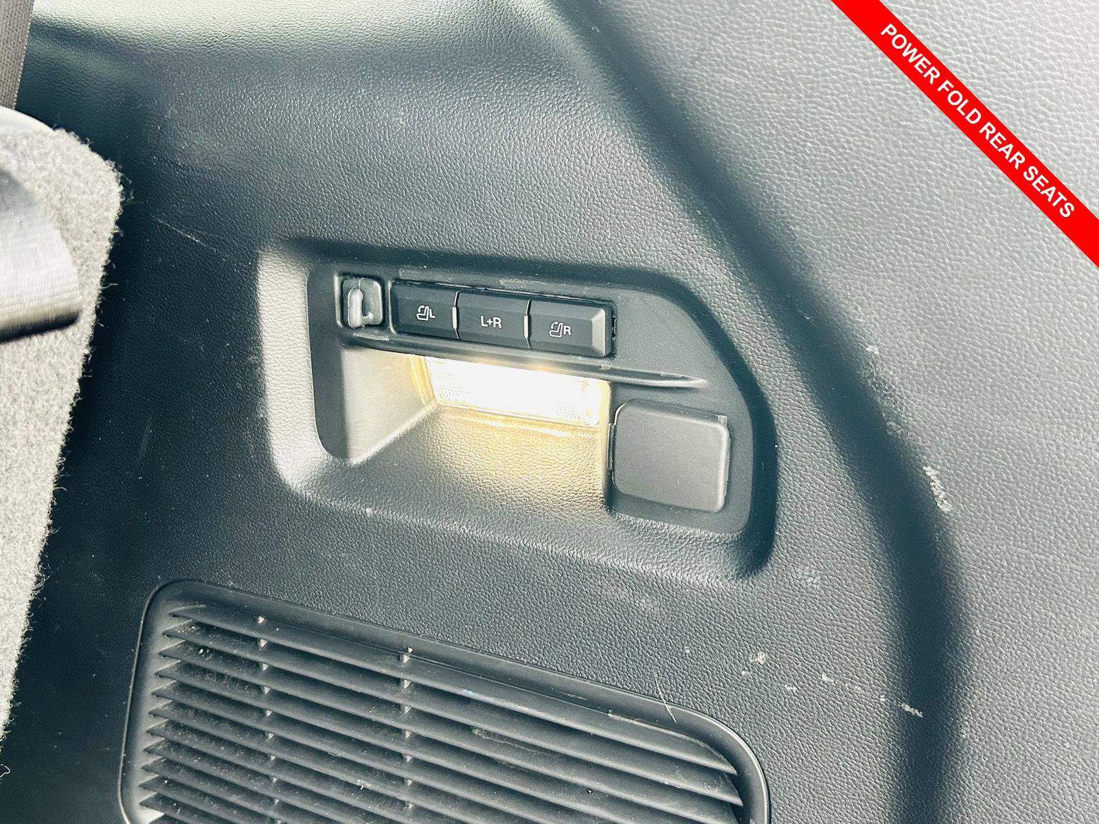 Used 2025 Ford Explorer ST-Line w/ Premium Package AWD/4WD image 18