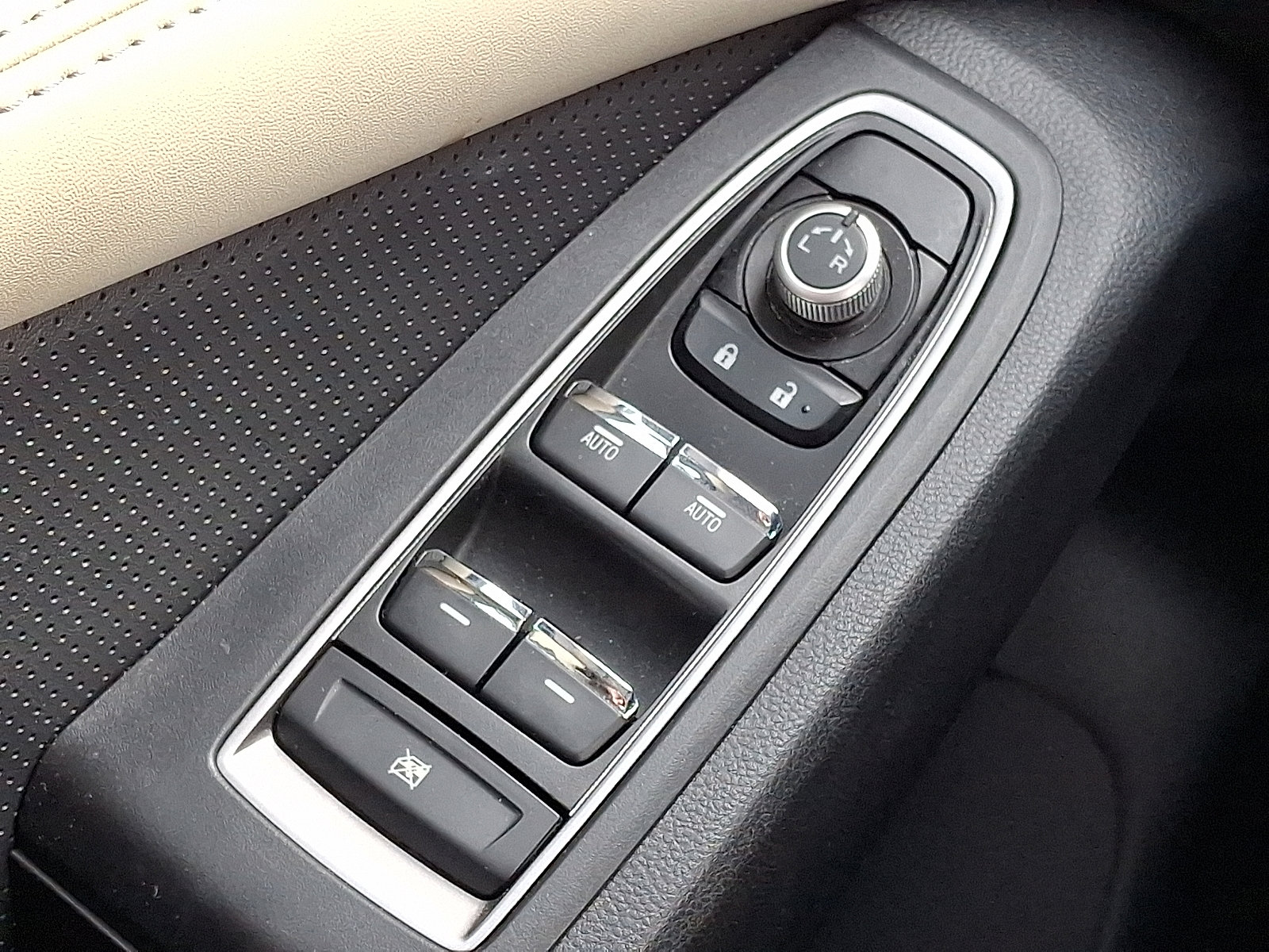 Used 2021 Subaru Ascent Limited w/ Technology Package image 25