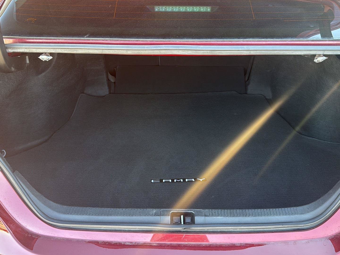 Used 2019 Toyota Camry LE w/ Carpet Mat Package FWD image 30