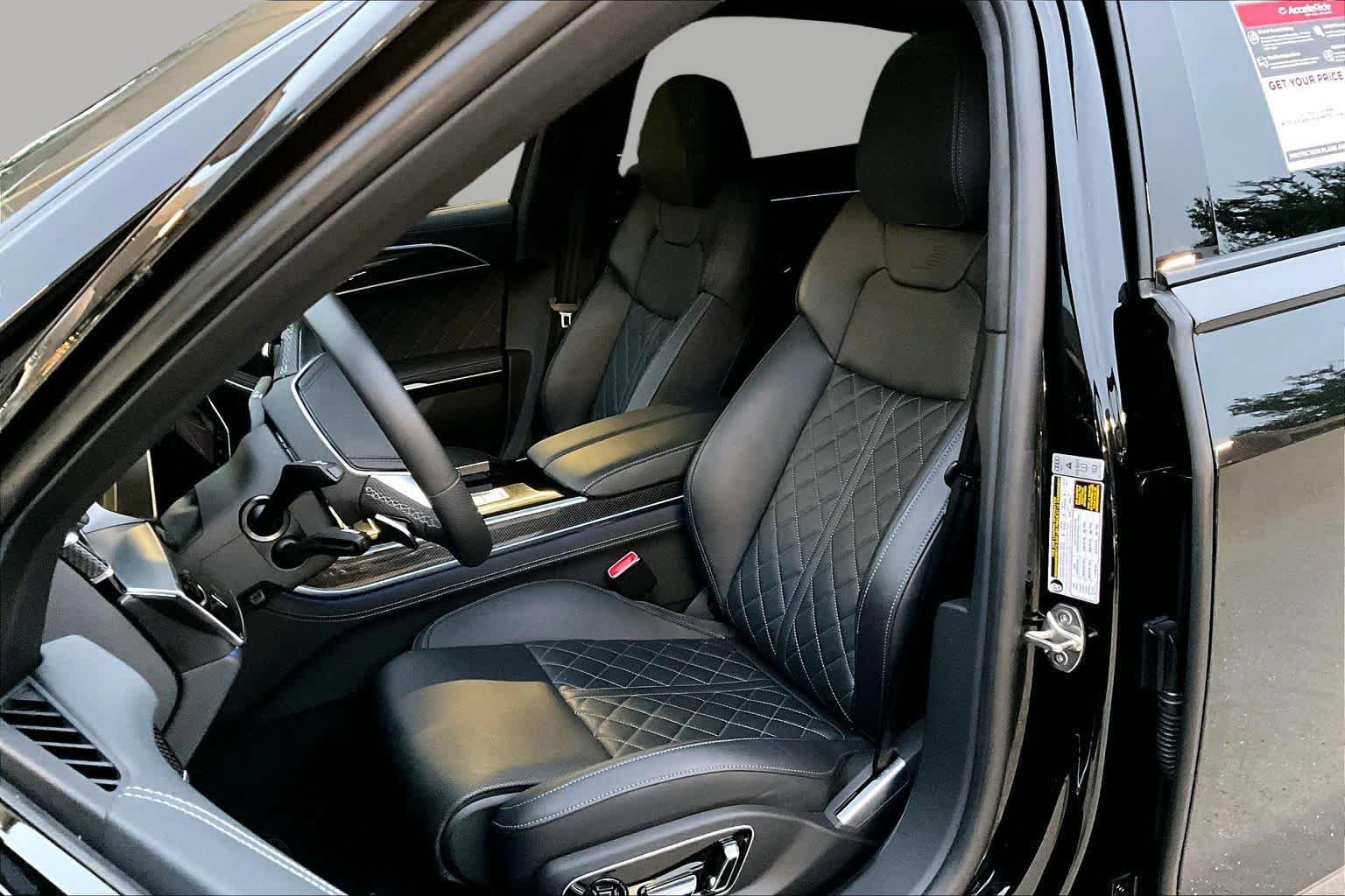 Used 2023 Audi S8 w/ S8 Comfort Plus Package AWD/4WD image 8