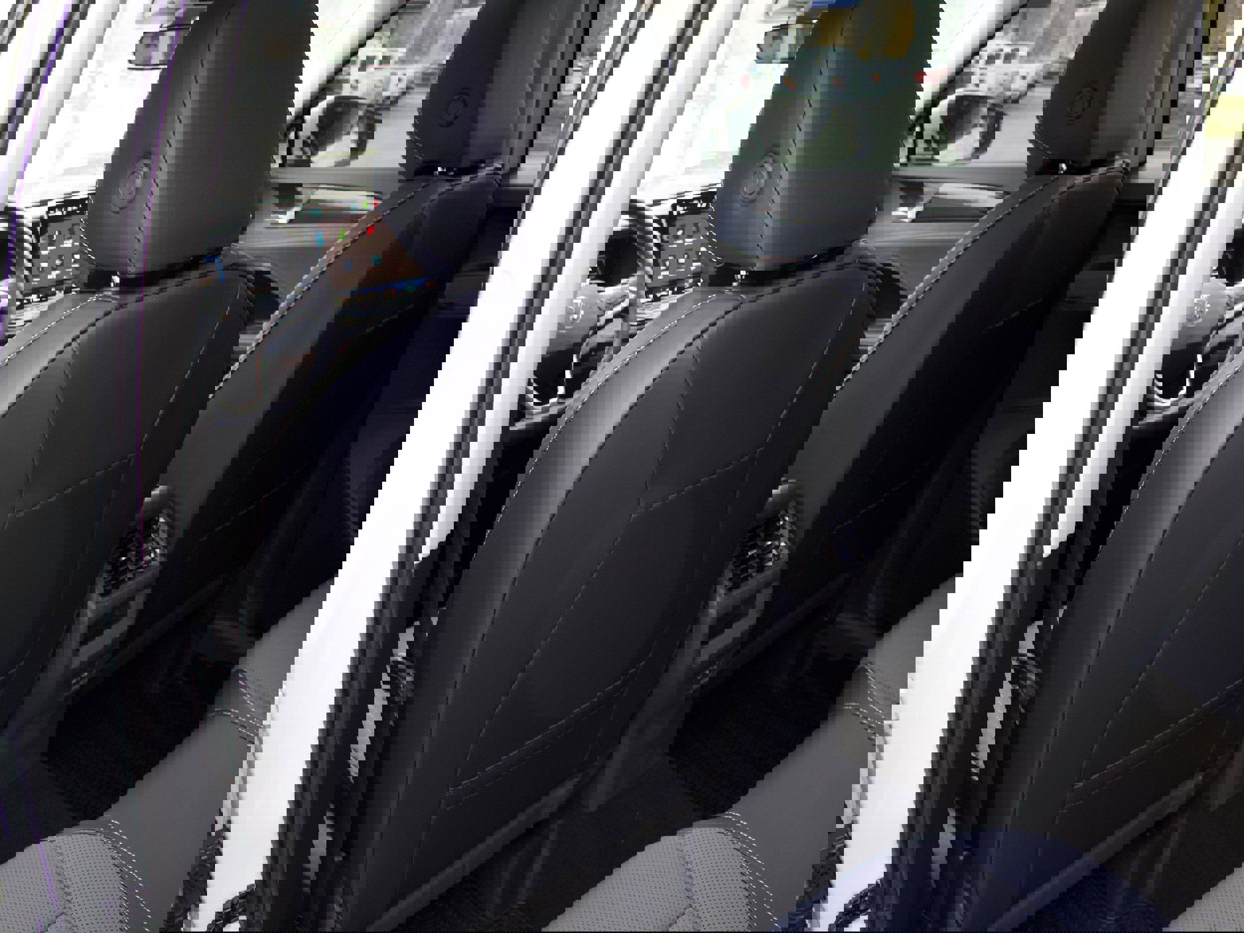 New 2025 Volkswagen Tiguan SE image 24