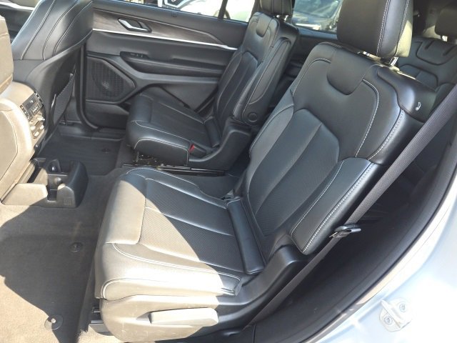 Used 2024 Jeep Grand Cherokee L Limited w/ Luxury Tech Group II image 37