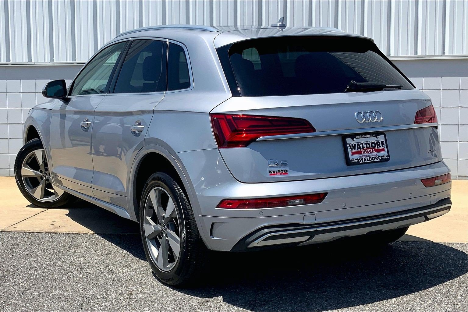 Used 2023 Audi Q5 2.0T Premium w/ Convenience Package AWD/4WD image 15