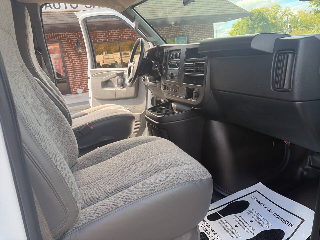 Used 2022 Chevrolet Express 2500 w/ Driver Convenience Package RWD image 16