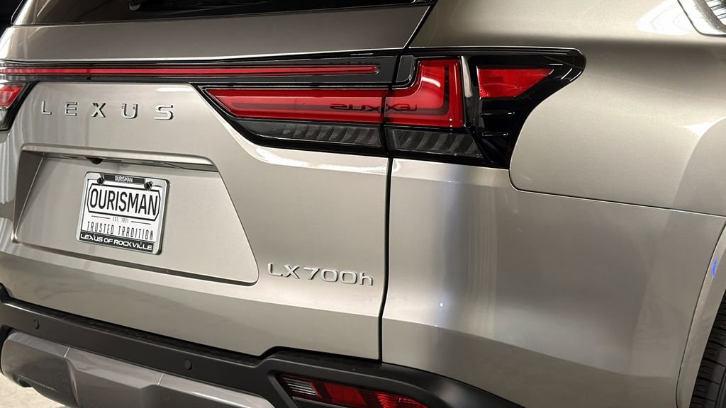 New 2026 Lexus LX 700h Luxury image 7