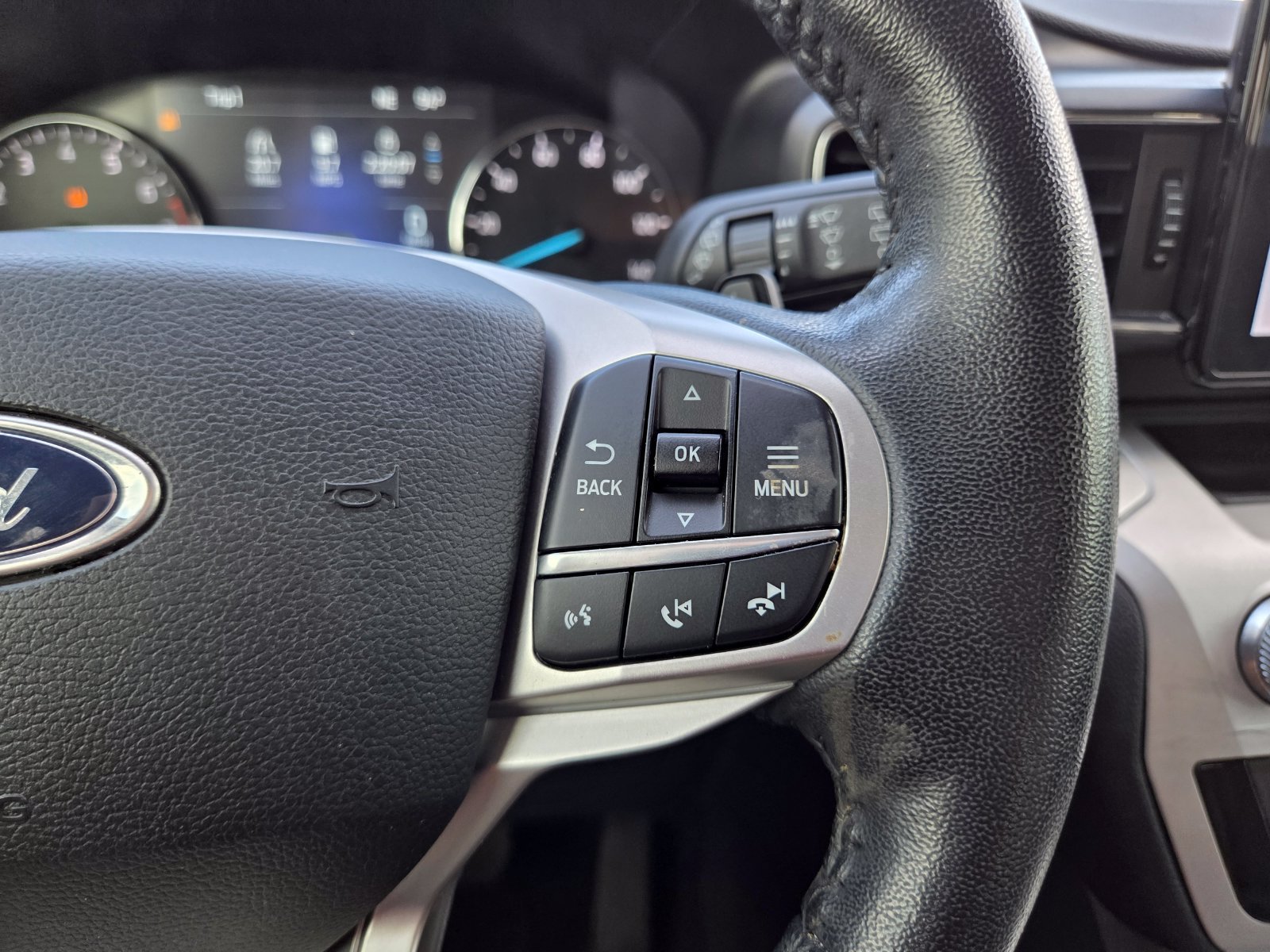 Used 2020 Ford Explorer XLT w/ Equipment Group 202A RWD image 44