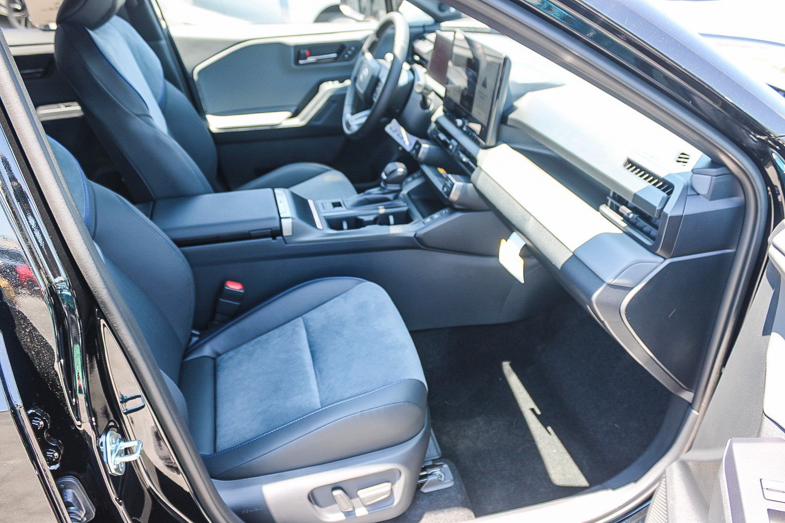 New 2026 Toyota RAV4 XSE AWD/4WD image 19
