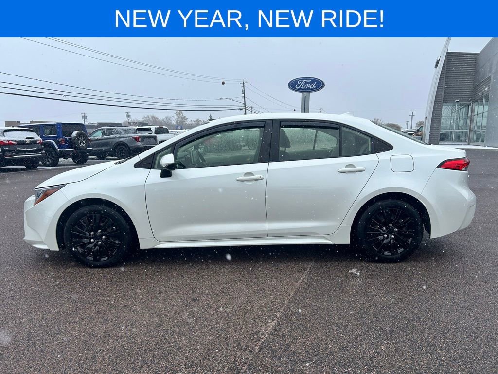 Used 2020 Toyota Corolla LE image 3