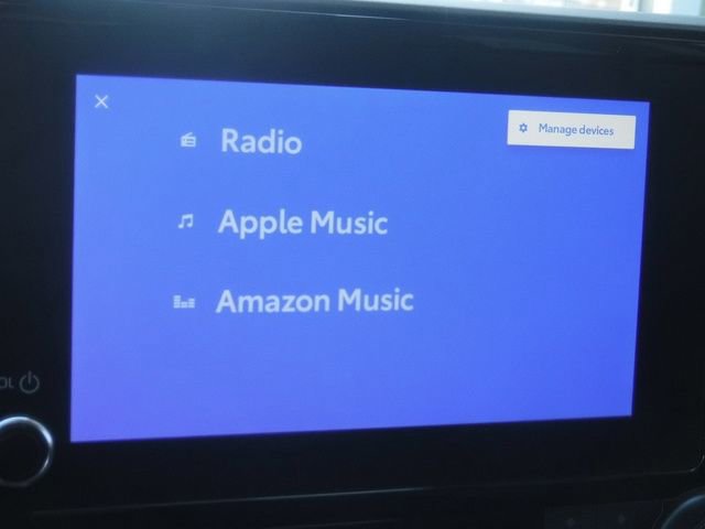 Used 2023 Toyota Highlander XLE image 28