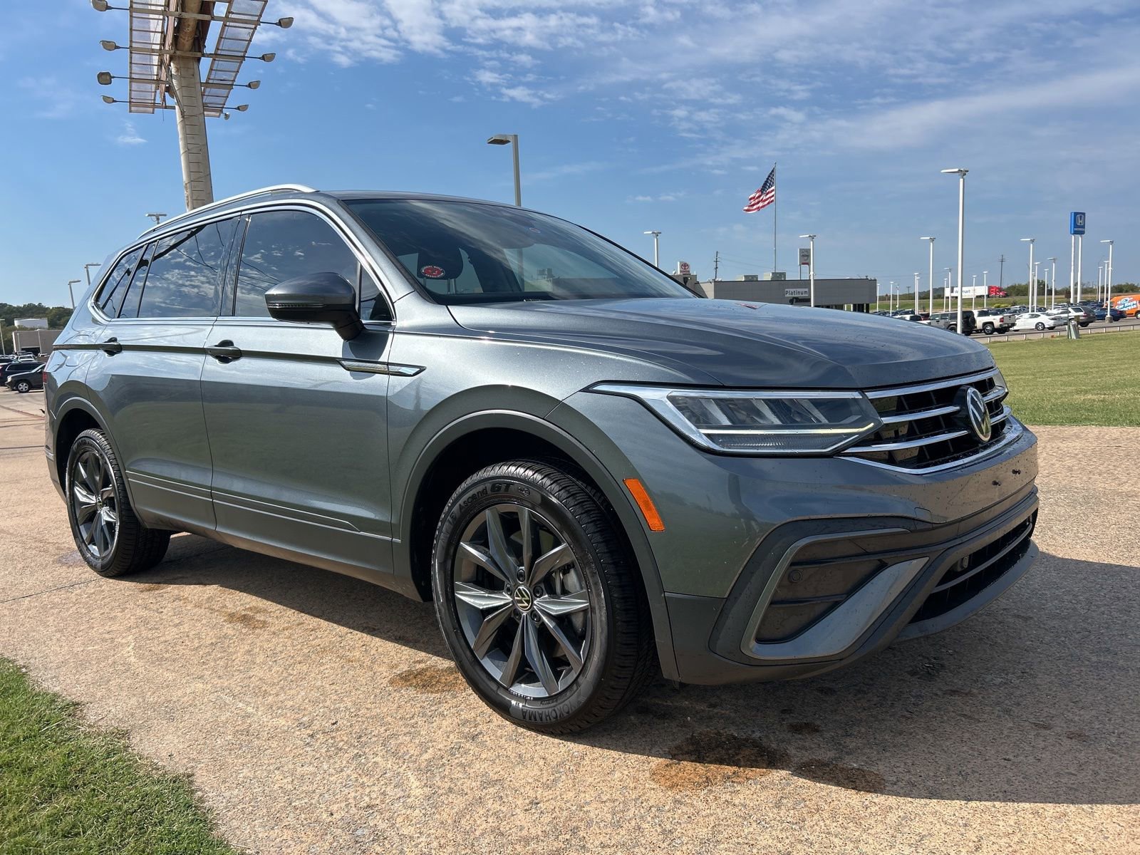 Used 2022 Volkswagen Tiguan SE