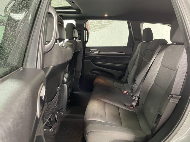 Used 2019 Jeep Grand Cherokee Laredo AWD/4WD image 21