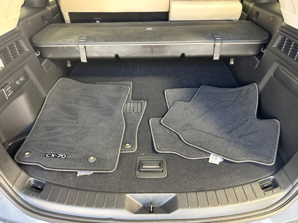Certified 2025 MAZDA CX-70 Plug-In Hybrid w/ Premium Pkg AWD/4WD image 19