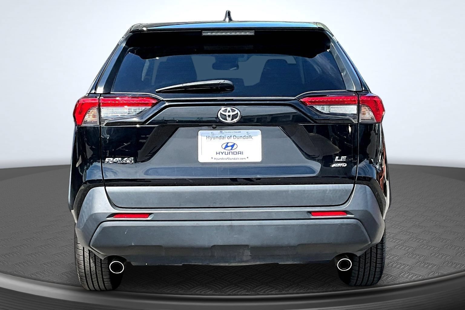 Used 2023 Toyota RAV4 LE AWD/4WD image 4