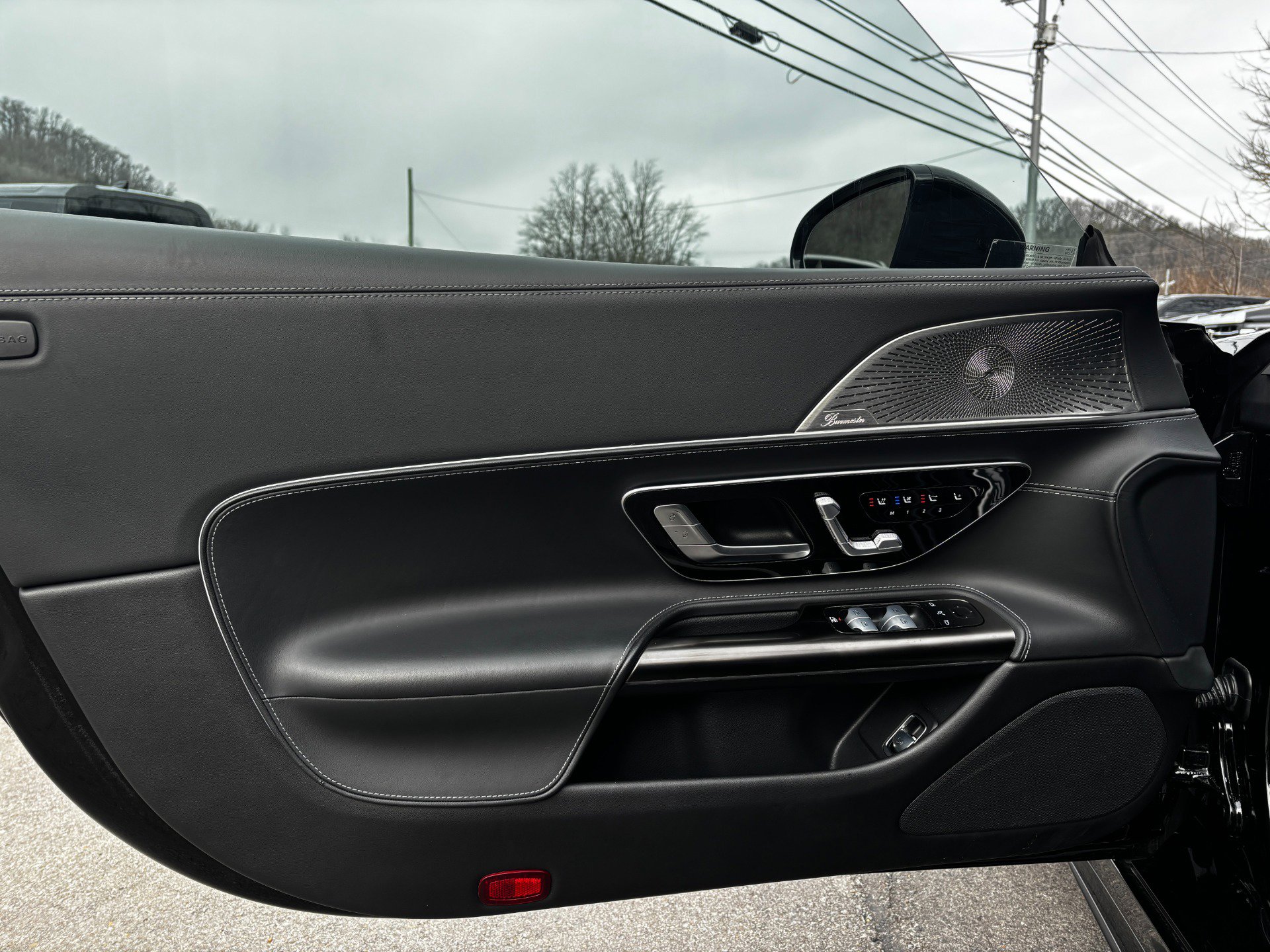 Used 2022 Mercedes-Benz SL 63 AMG 4MATIC w/ Driver Assistance Package image 62