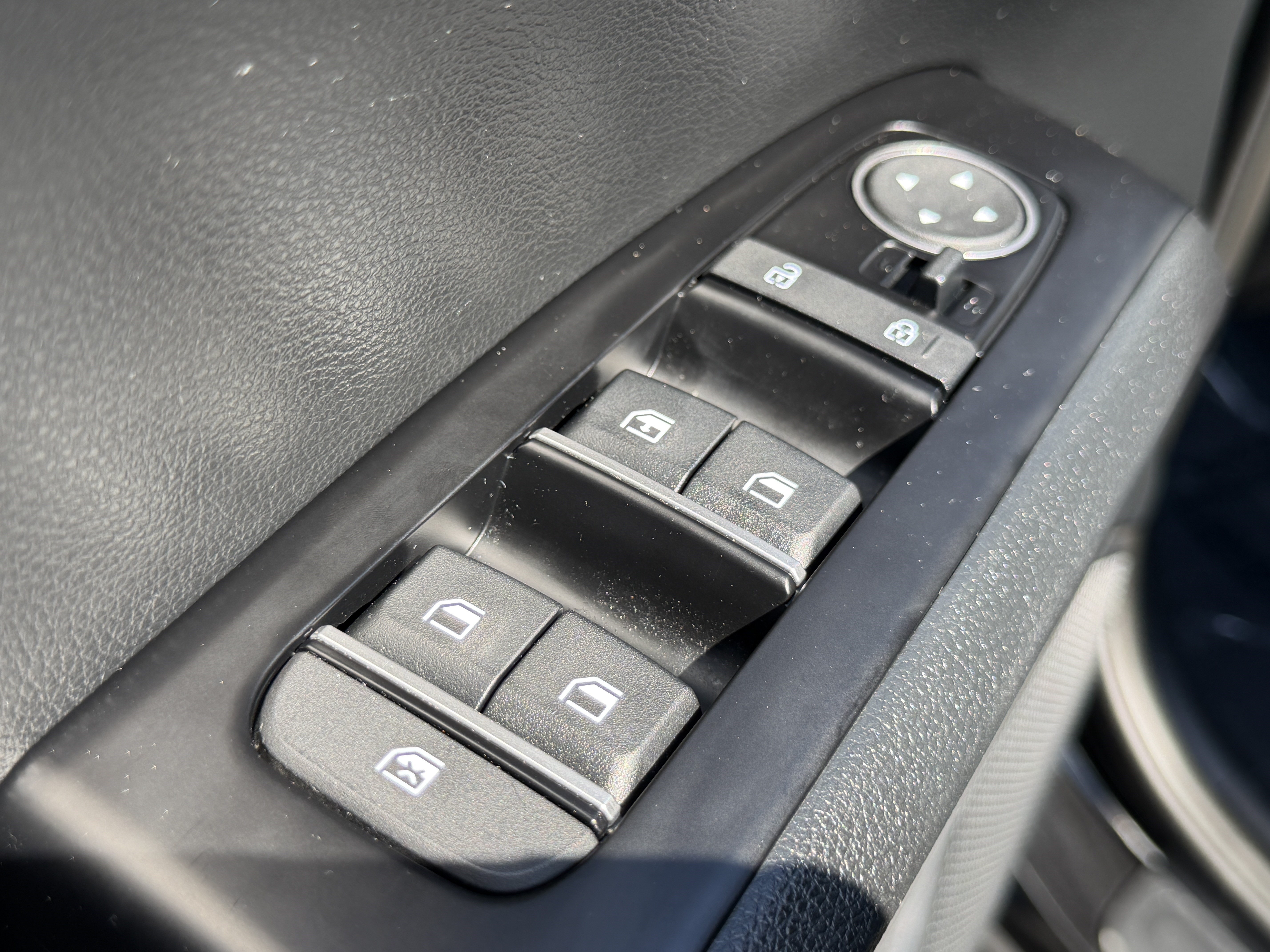 Certified 2025 Kia Soul LX FWD image 14