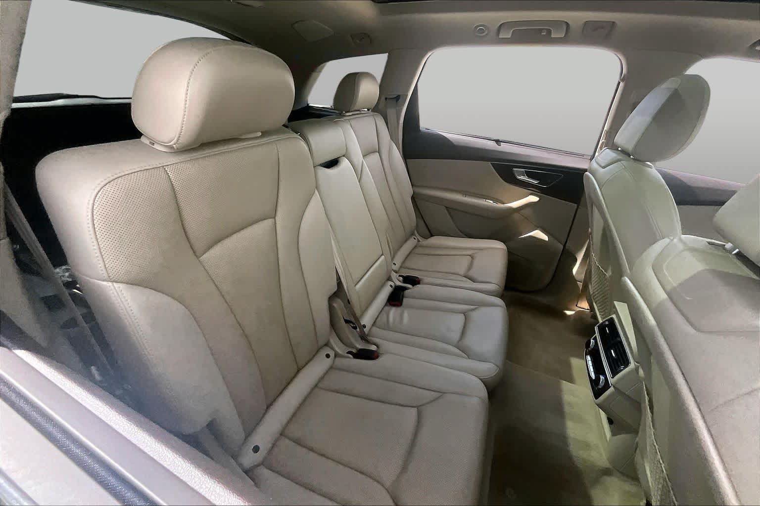 Used 2018 Audi Q7 3.0T Prestige w/ Prestige Package AWD/4WD image 18
