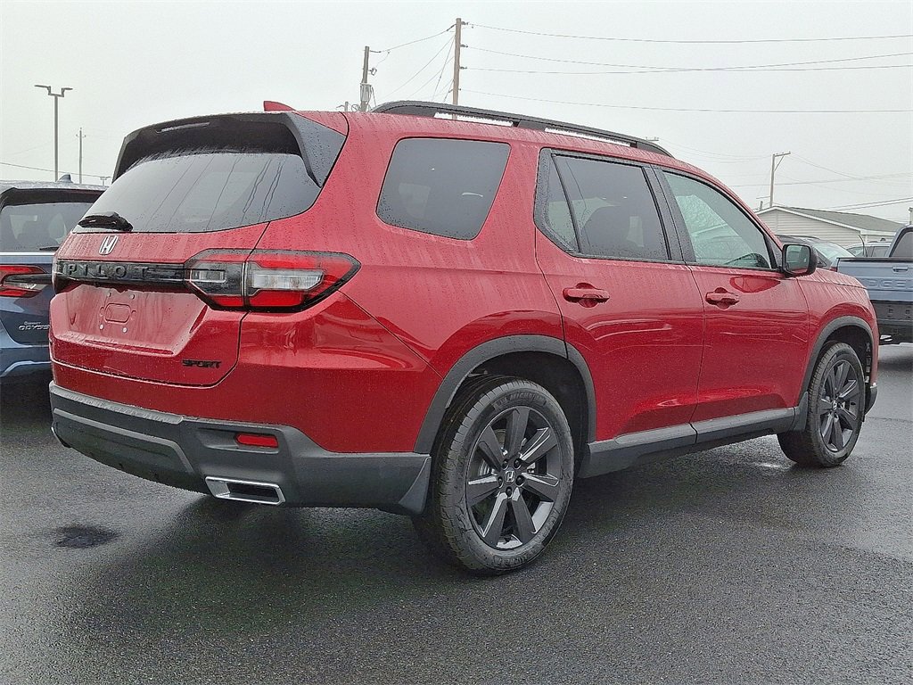 New 2025 Honda Pilot Sport image 3