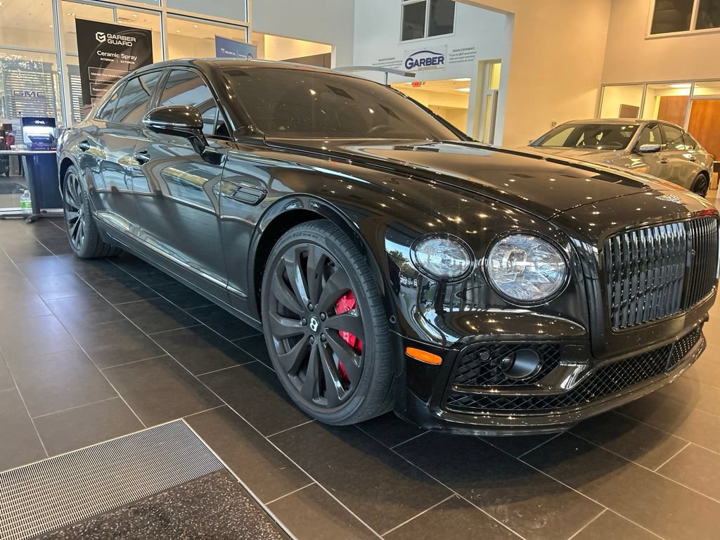 Used 2022 Bentley Flying Spur V8 AWD/4WD image 3