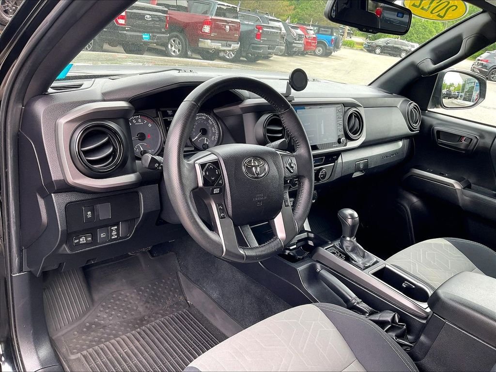 Used 2022 Toyota Tacoma TRD Off-Road w/ Technology Package AWD/4WD image 8