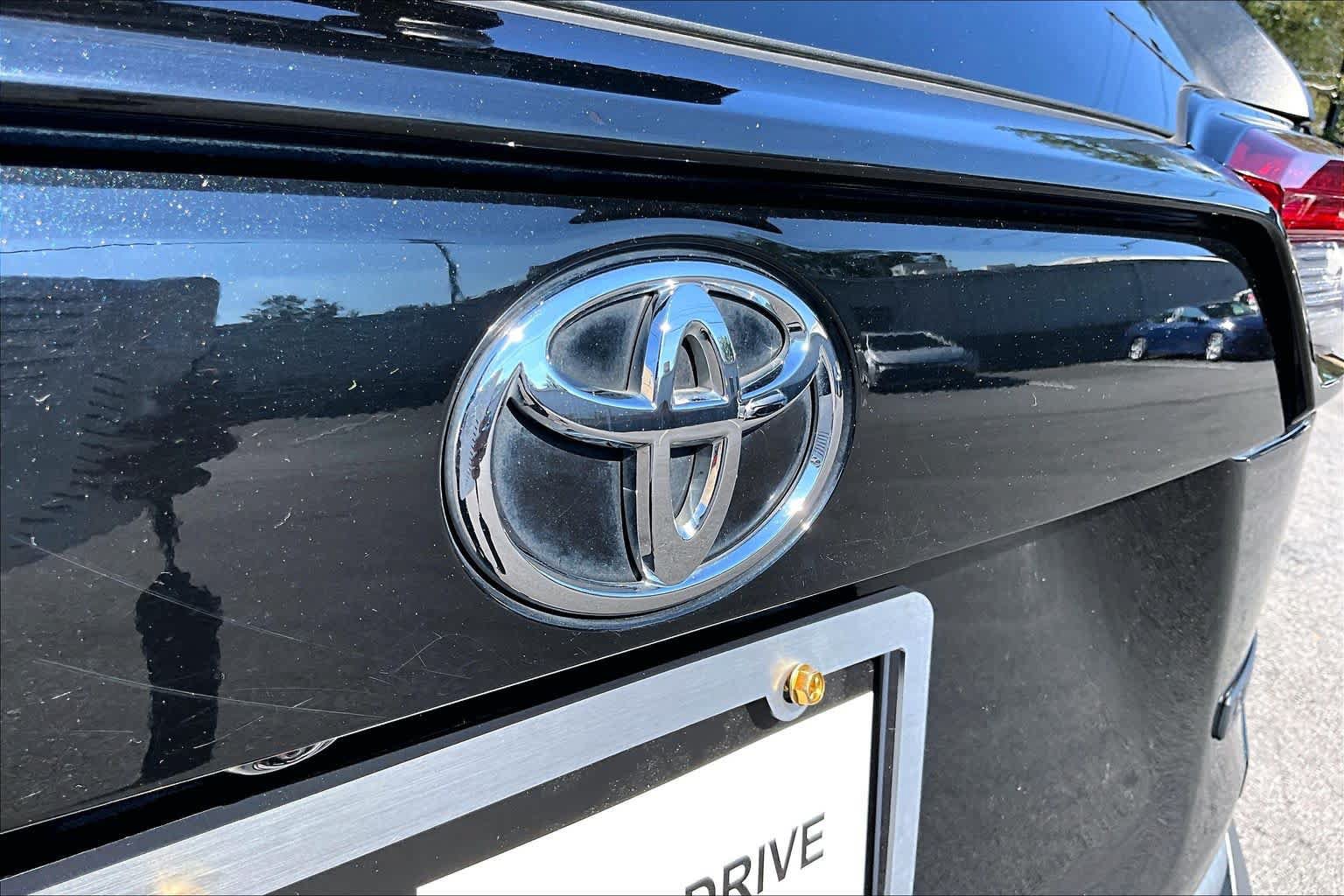 Used 2021 Toyota RAV4 Adventure AWD/4WD image 31