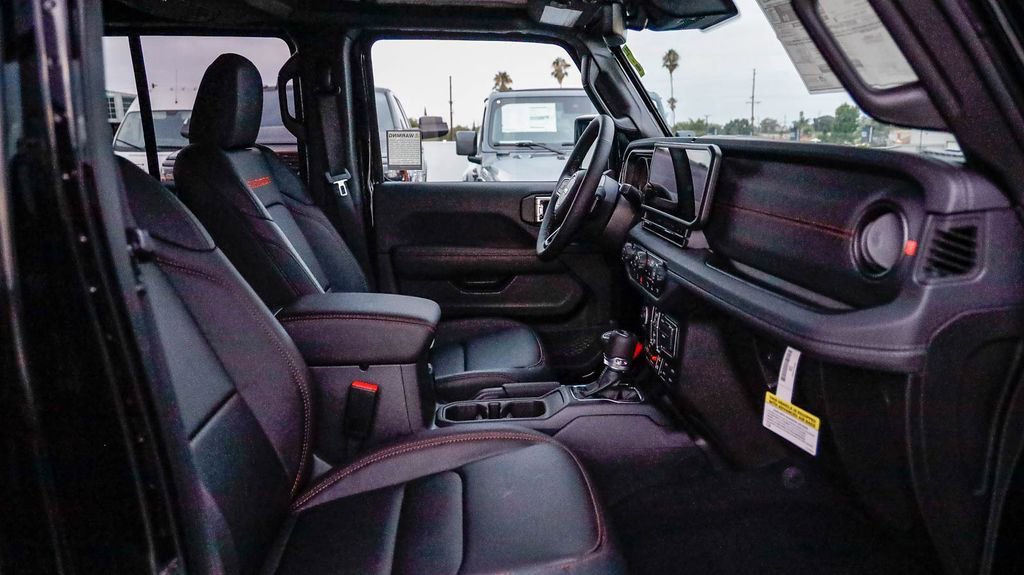 New 2025 Jeep Wrangler Unlimited Rubicon image 18