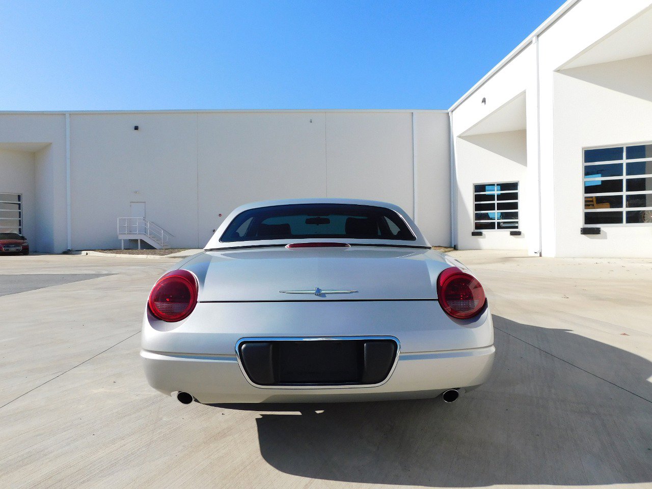 Used 2004 Ford Thunderbird image 9