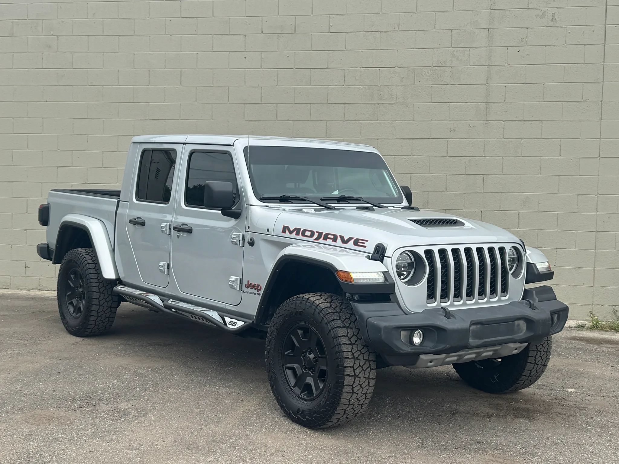 Used 2022 Jeep Gladiator Mojave w/ LED Lighting Group AWD/4WD image 9