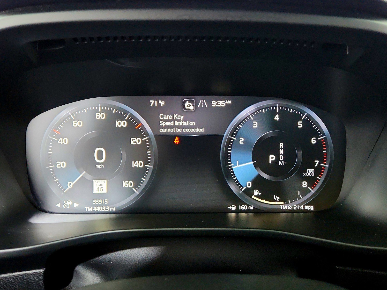 Used 2021 Volvo XC40 T5 Momentum image 12