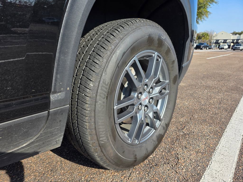 Used 2025 GMC Acadia Elevation image 7