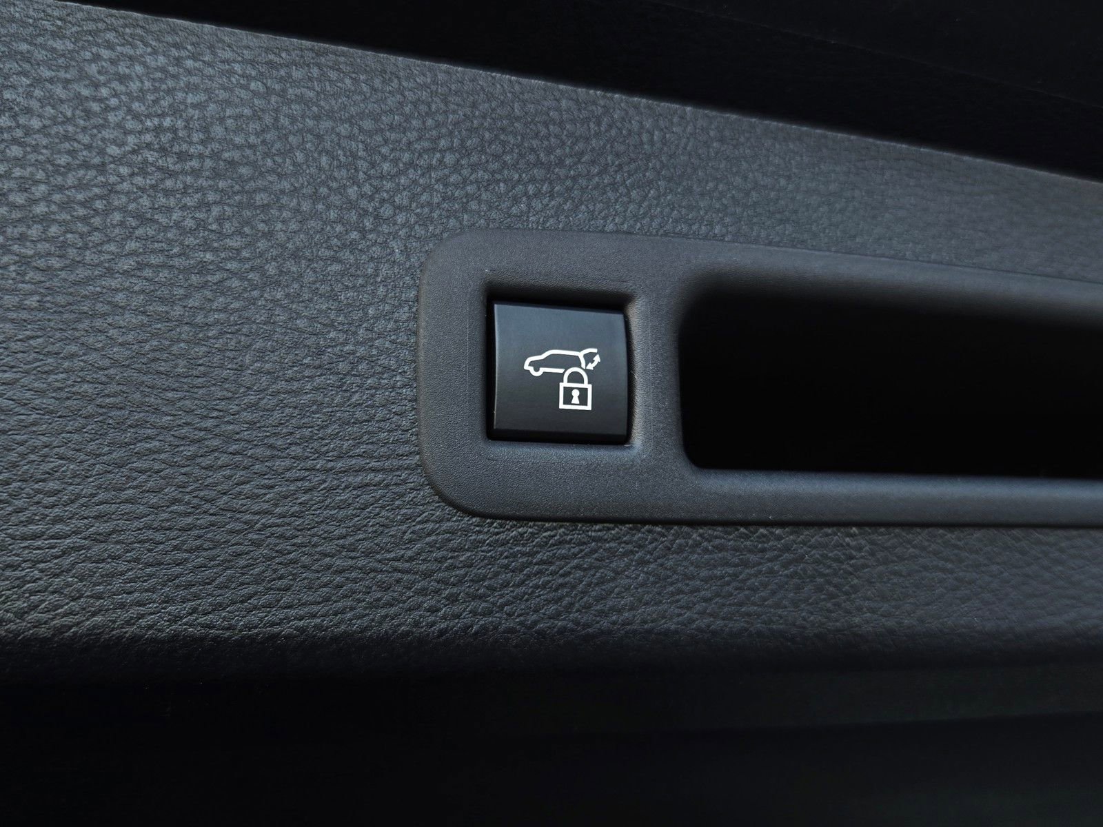 Certified 2026 Toyota Sienna Platinum image 27