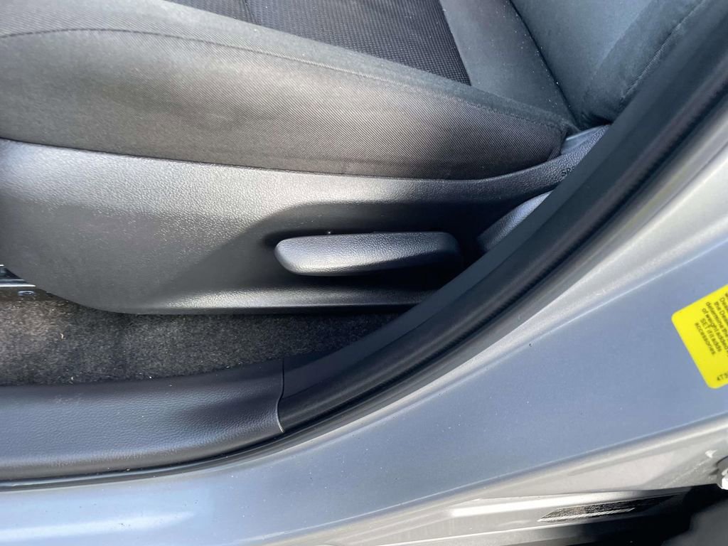 Used 2024 Toyota RAV4 LE image 28