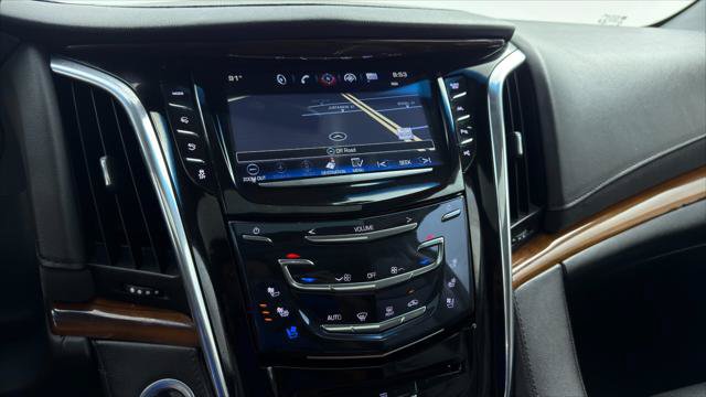 Used 2018 Cadillac Escalade ESV Luxury RWD image 30
