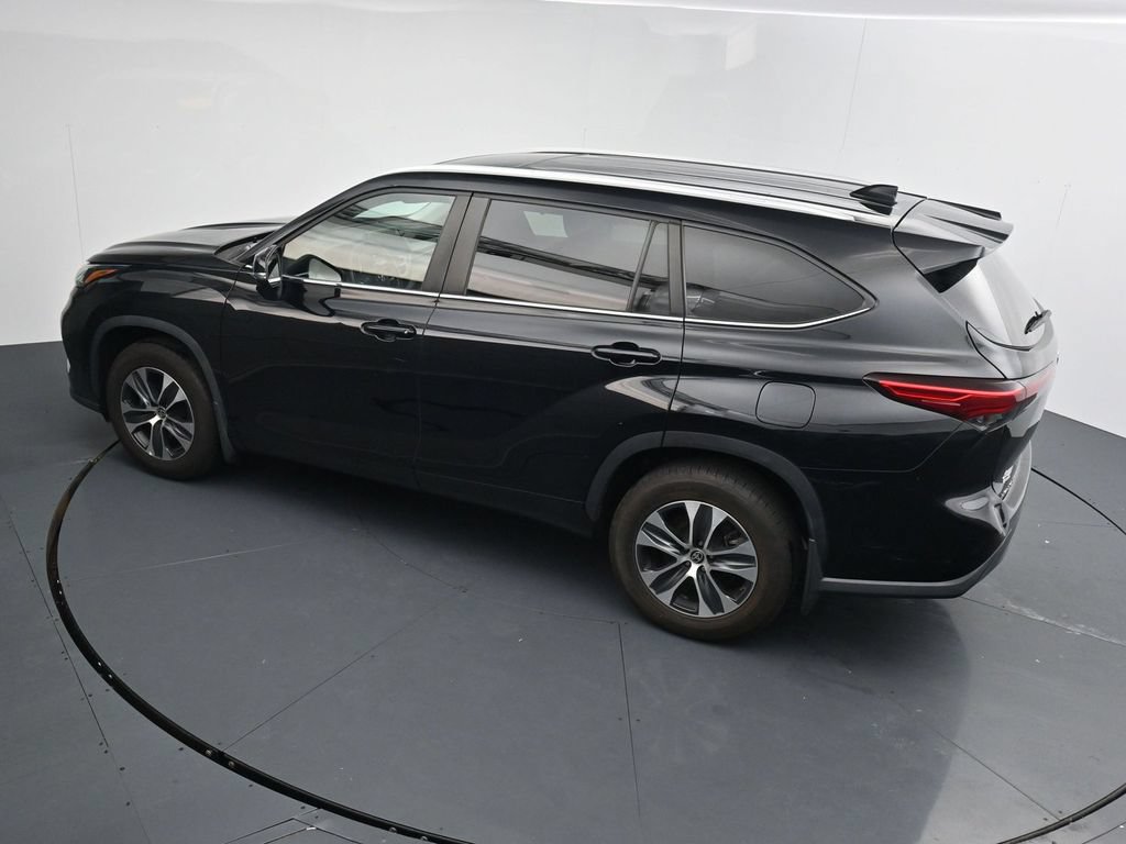 Used 2023 Toyota Highlander XLE AWD/4WD image 27