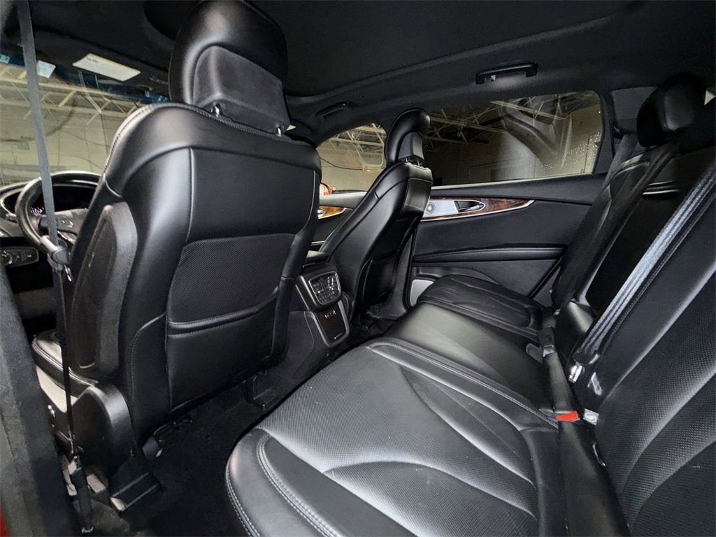 Used 2016 Lincoln MKX Reserve w/ Luxury Package image 25