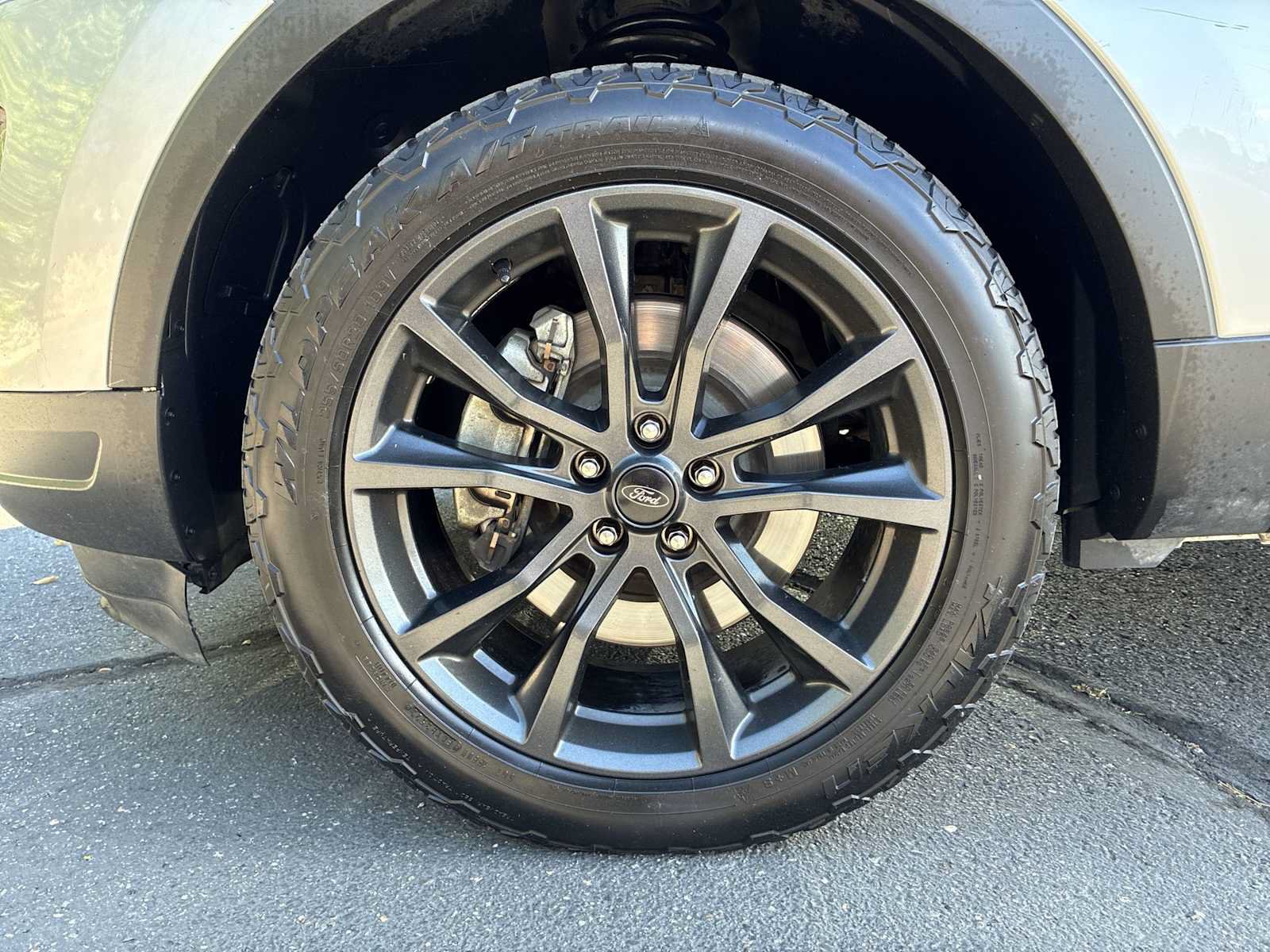 Used 2018 Ford Explorer XLT w/ Equipment Group 202A AWD/4WD image 19