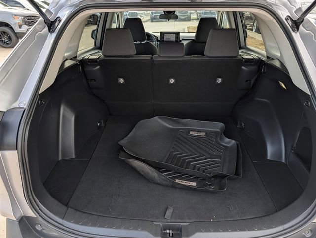 Used 2022 Toyota RAV4 XLE AWD/4WD image 28