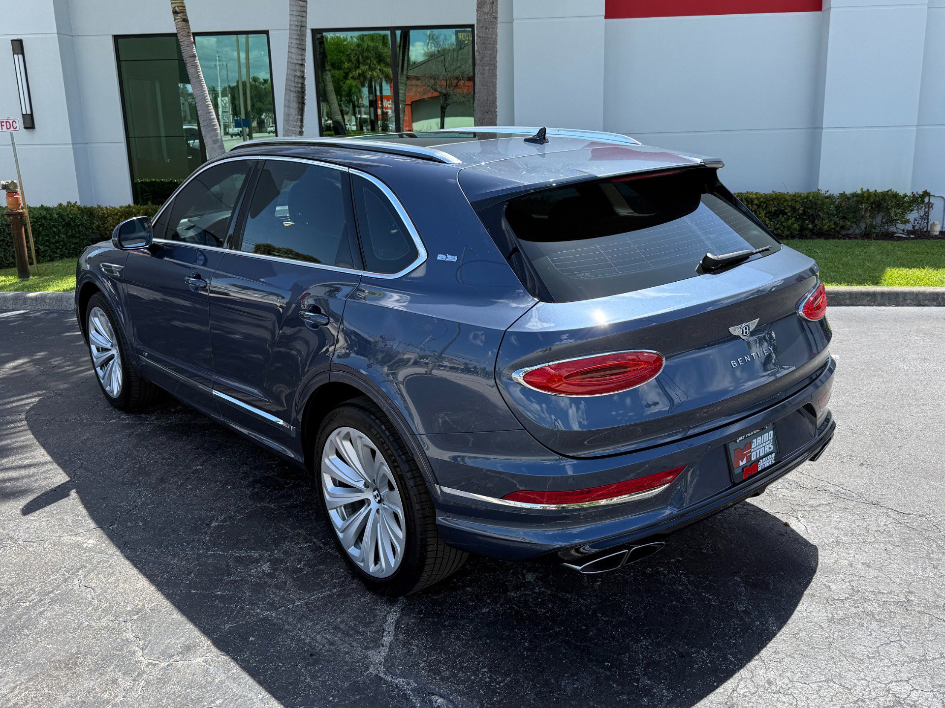 Used 2021 Bentley Bentayga AWD/4WD image 18