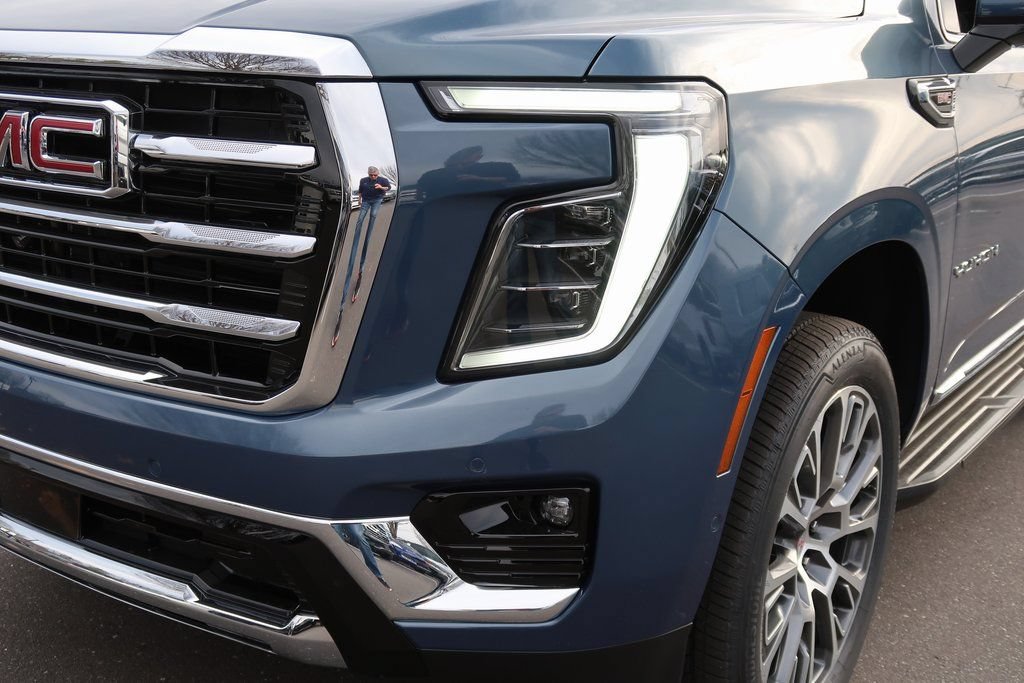 New 2026 GMC Yukon XL Elevation w/ LPO, Floor Liner Package AWD/4WD image 4